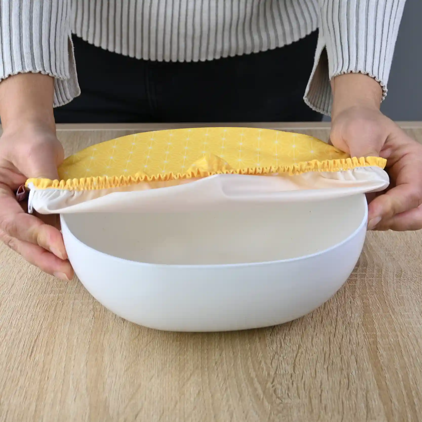 2 Couvre saladier - Charlotte, couvre plat en tissu 18 à 24 cm (M) – Image 2