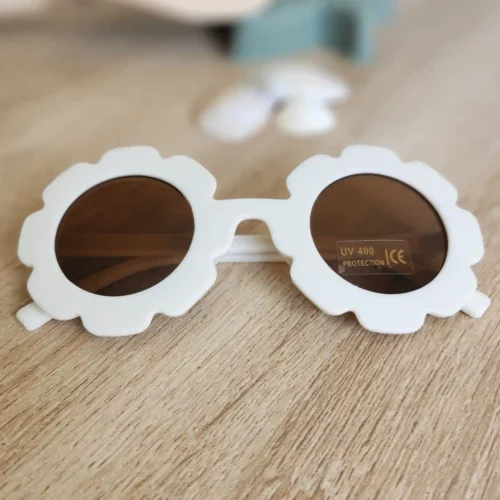 Lunettes de soleil bébé – Modèle au choix